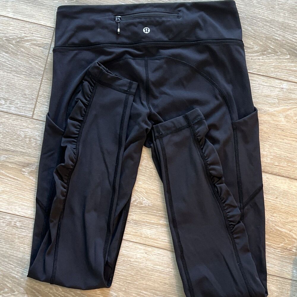 Lululemon Leggings Black Speed Tight IV Ruched Ankle women’s size 6 zip pocket